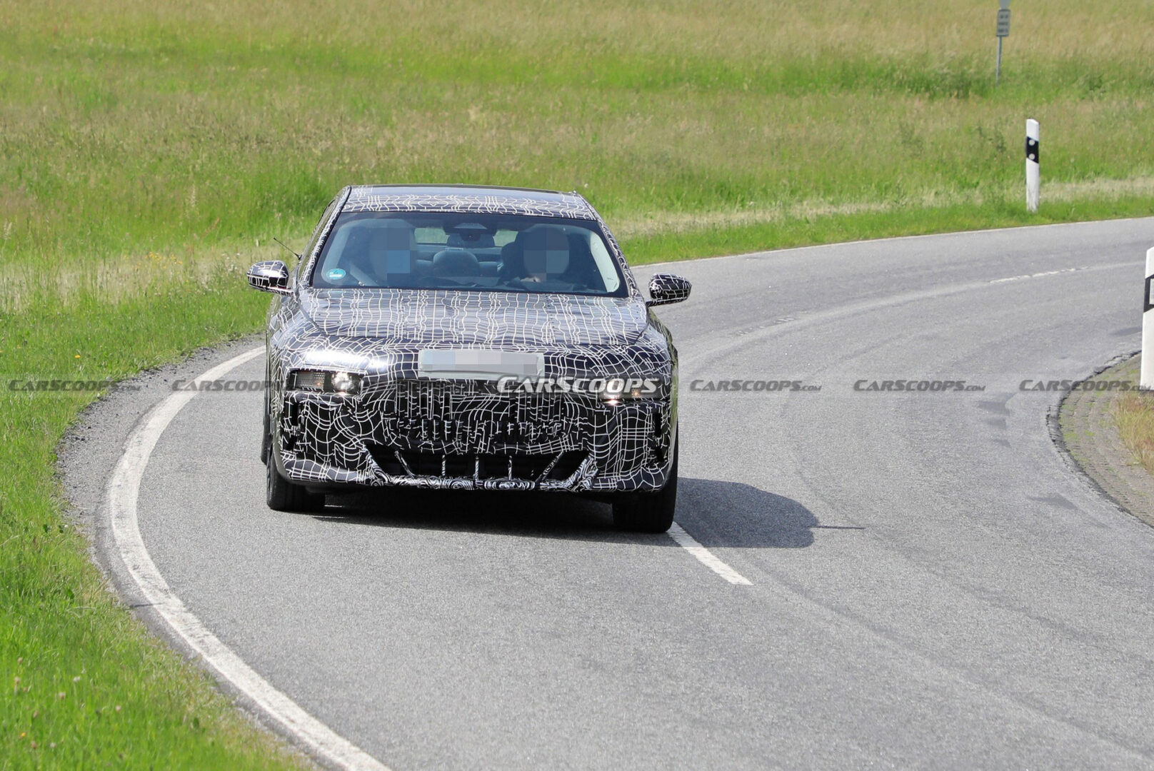 بي ام دبليو الفئة السابعة 2023 تظهر أثناء اختبارها بي ام دبليو الفئة السابعة 2023 تظهر أثناء اختبارها 1