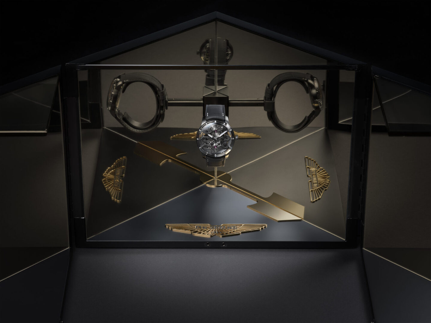 أستون مارتن تكشف عن ساعة بسعر يتجاوز النصف مليون ريال! 12