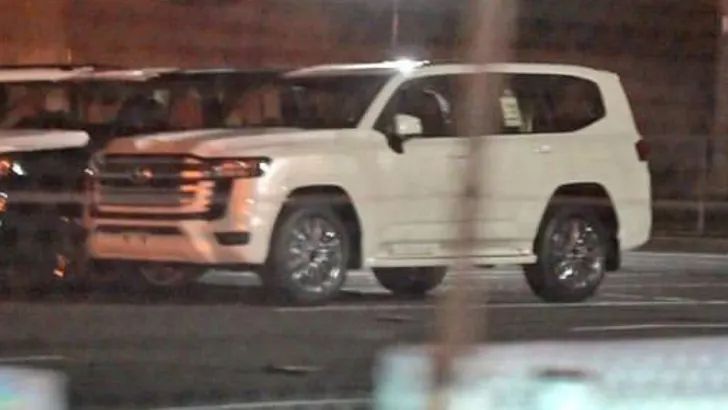 تويوتا تؤكد موعد تدشين لاندكروزر 2022 الجديدة كلياً تويوتا تؤكد موعد تدشين لاندكروزر 2022 الجديدة كلياً 11