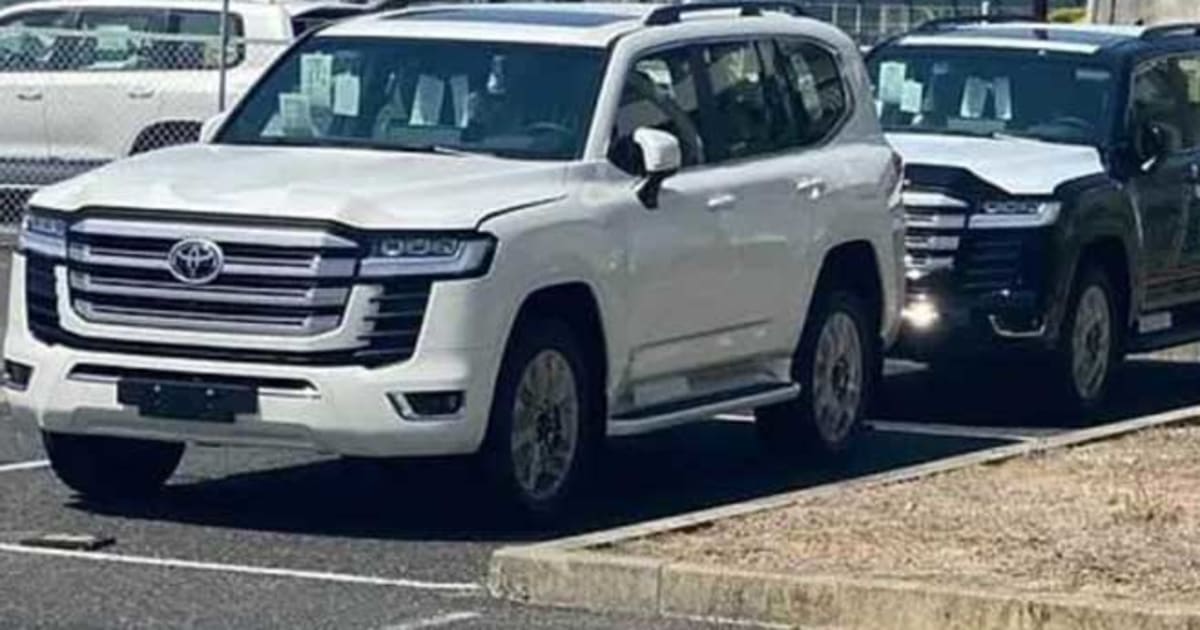تويوتا تعلق إنتاج لاندكروزر وكورولا في بعض المصانع اليابانية