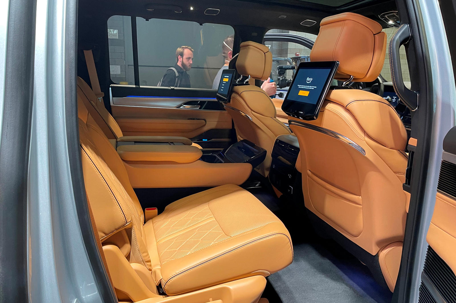 جيب جراند واجونير 2022 تستعد لمنافسة كاديلاك اسكاليد 13