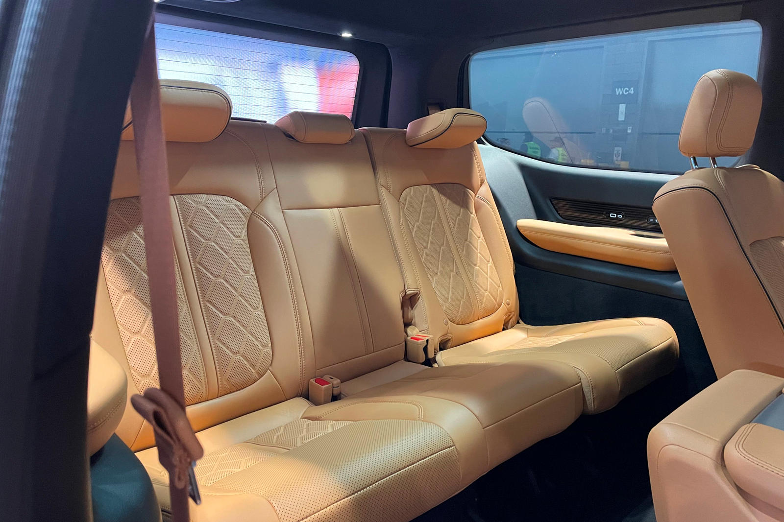 جيب جراند واجونير 2022 تستعد لمنافسة كاديلاك اسكاليد 14