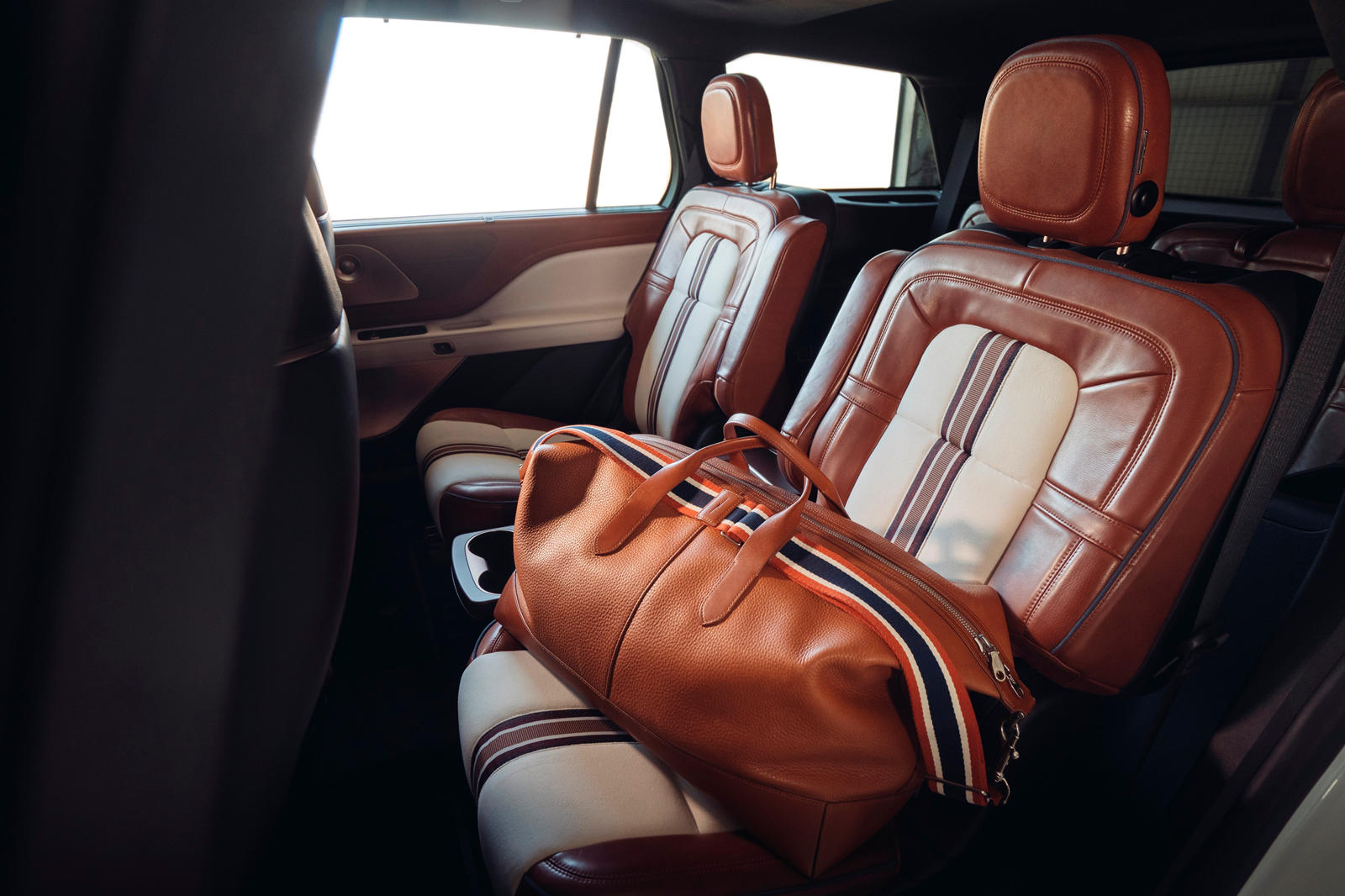 لينكون أفياتور تحصل على إصدار اختباري خاص بلمسات حصرية 12