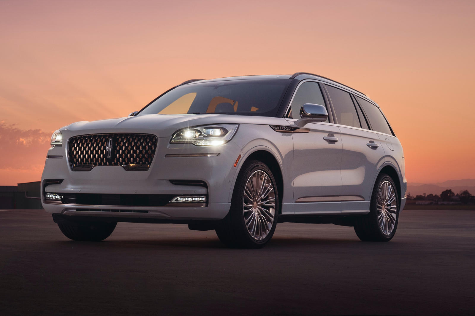 لينكون أفياتور تحصل على إصدار اختباري خاص بلمسات حصرية