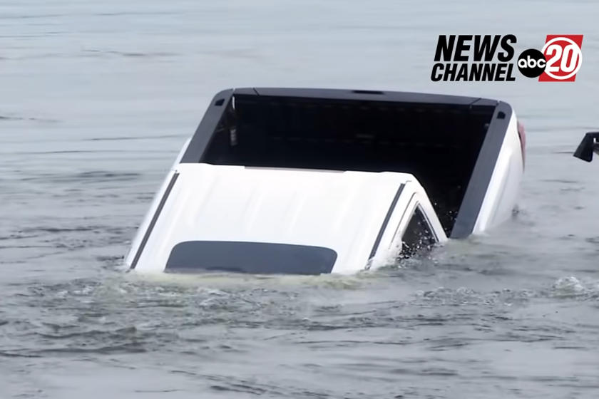 جمس سييرا دينالي تغرق في بحيرة أثناء بث تلفزيوني مباشر “فيديو وصور”
