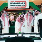 "بالصور" وضع أولى قطع الليغو لبناء أكبر مجسم لسيارة فورمولا1 بجدة 2