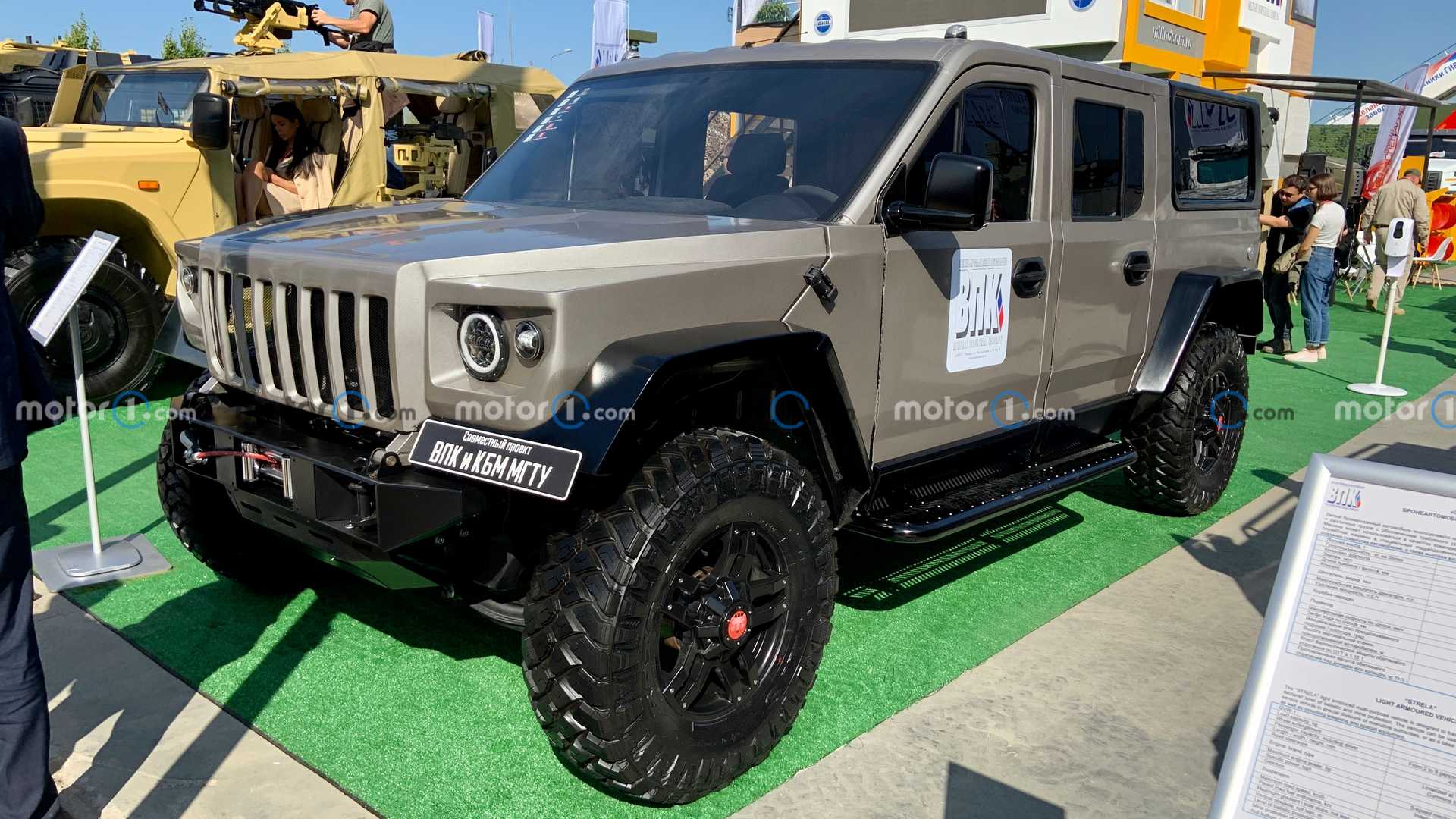 روسيا تصنع SUV جديدة للتضاريس الوعرة بتصميم مستوحى من همر روسيا تصنع SUV جديدة للتضاريس الوعرة بتصميم مستوحى من همر 1