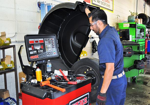 ما هي أسباب اهتزاز مقود السيارة أثناء القيادة؟ ما هي أسباب اهتزاز مقود السيارة أثناء القيادة؟ 3