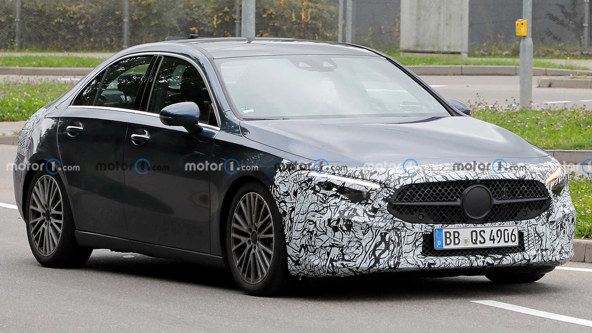 مرسيدس A-Class فيس ليفت تظهر أثناء اختبارها مرسيدس A-Class فيس ليفت تظهر أثناء اختبارها 6