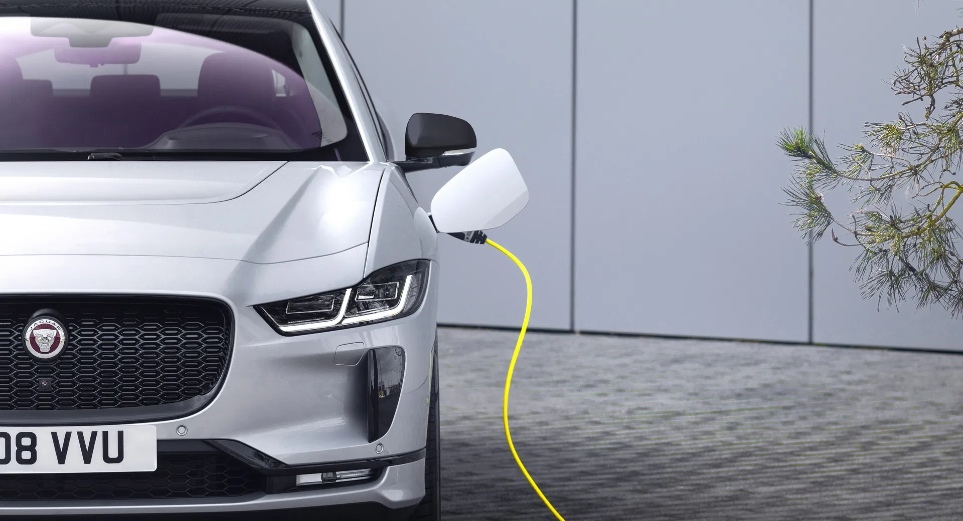 بريطانيا تحظر بناء المباني الجديدة بدون نقاط شحن كهربائي!