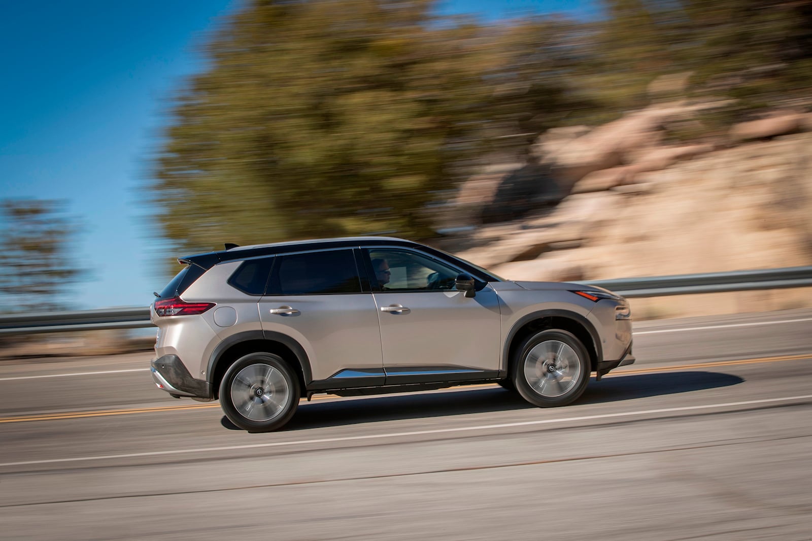 نيسان إكس تريل 2022 تكشف نفسها بمحرك جديد كلياً 9