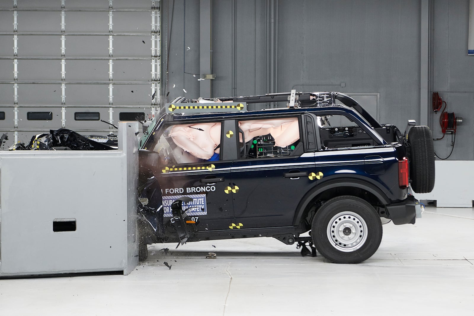 فورد برونكو 2021 تخضع لاختبار التصادم "فيديو" فورد برونكو 2021 تخضع لاختبار التصادم "فيديو" 1