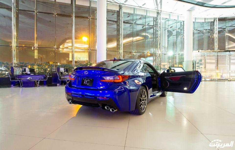 سيارة لكزس RC 2024 كوبيه رياضية تجمع بين الاداء والاعتمادية اليابانية تعرف عليها سيارة لكزس RC 2024 من الخلف