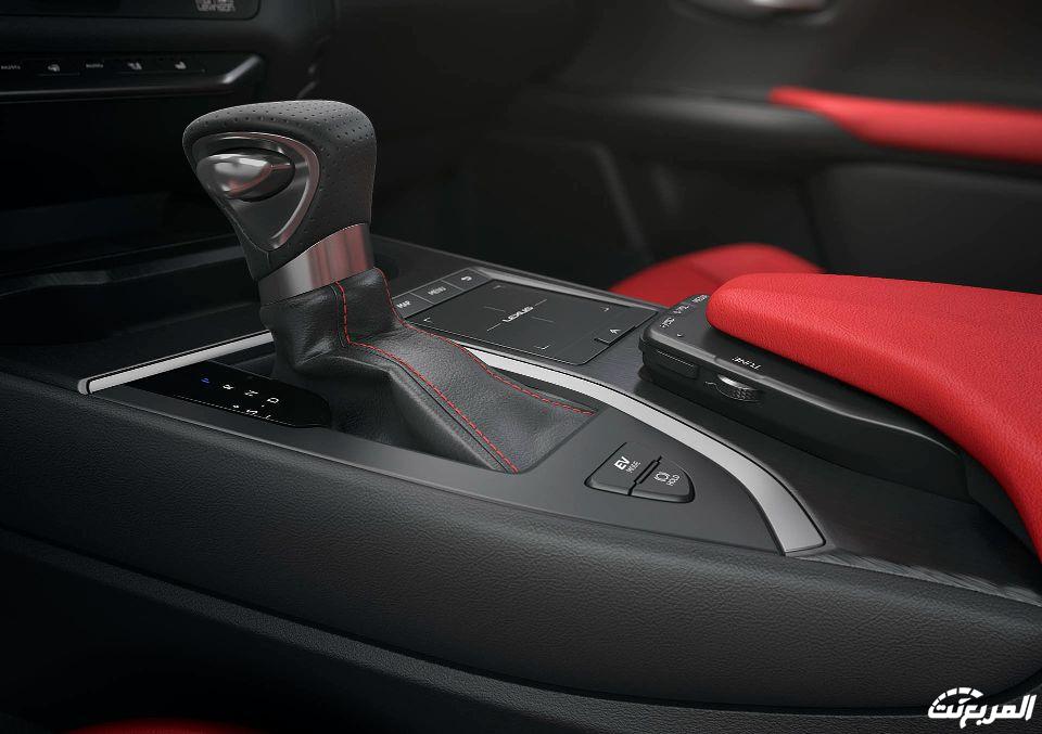 f8f6ae3e-2019-lexus-ux-paris-livepics-42