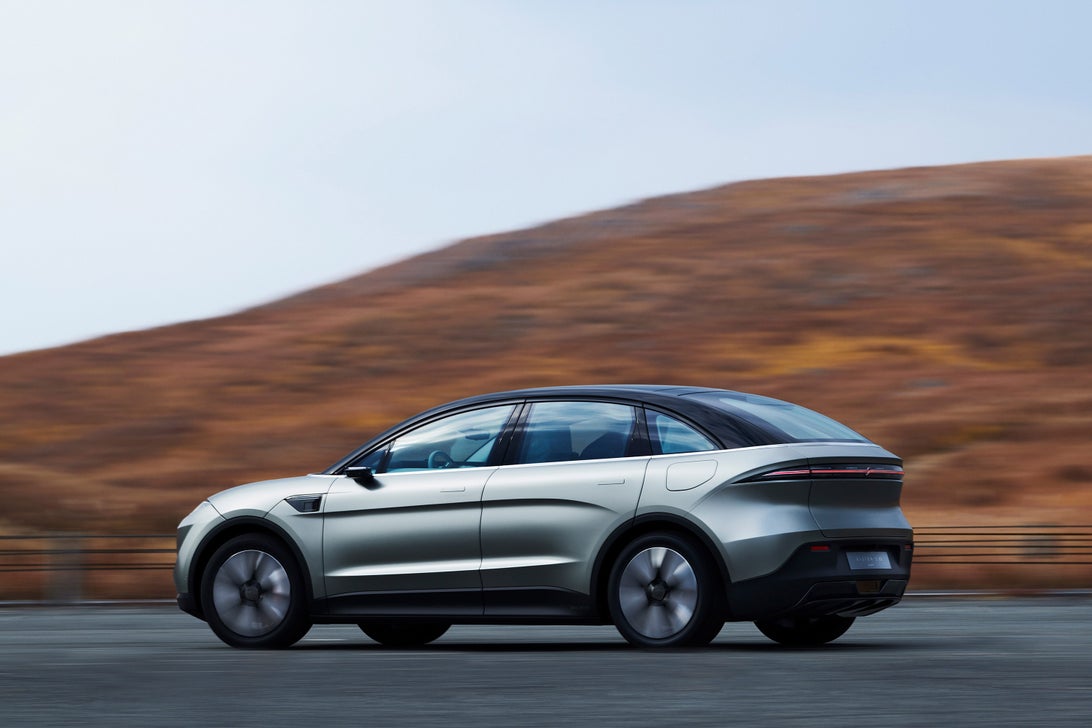 سوني فيجن إس 02 الكهربائية تكشف نفسها بقوة 536 حصان سوني فيجن إس 02 الكهربائية تكشف نفسها بقوة 536 حصان 1