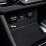 كيا-نيرو-17-يو-اس-بي