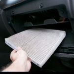 تعرف على طريقة بسيطة لتنظيف فلتر مكيف سيارتك بنفسك 2