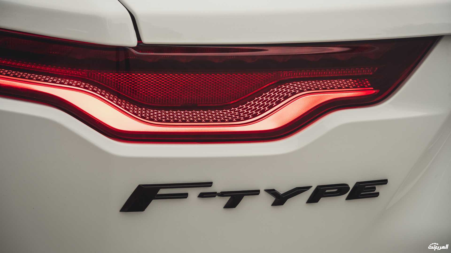 جاكوار-اف-تايب-2022-18