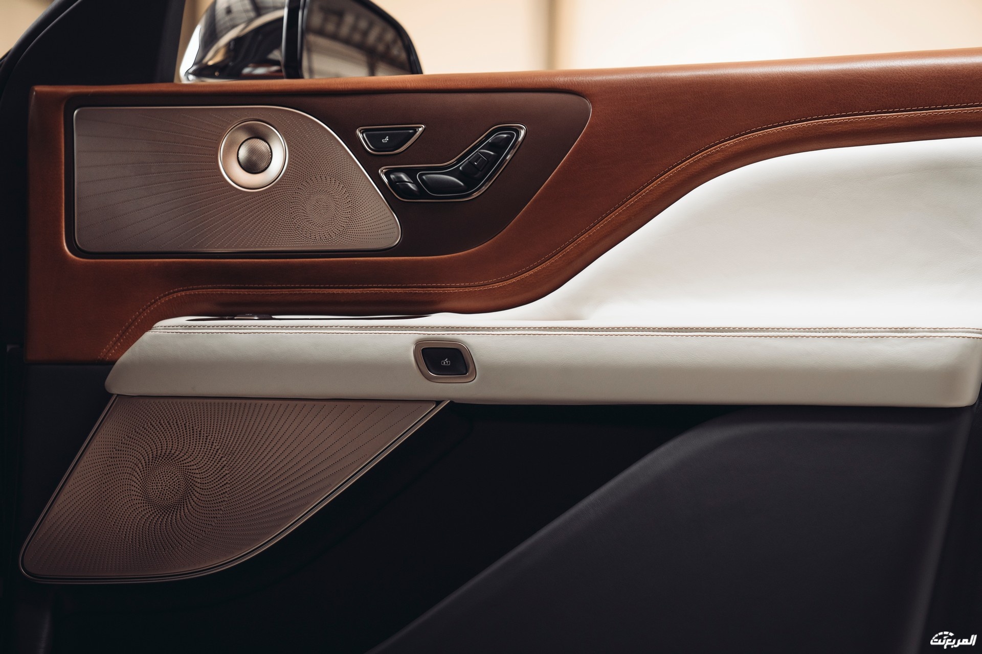 لينكولن-افياتور-2022-10