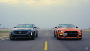 هل تصمد كاديلاك CT5-V بلاك وينج أمام موستنج شيلبي GT500 في سباق التسارع؟ 3