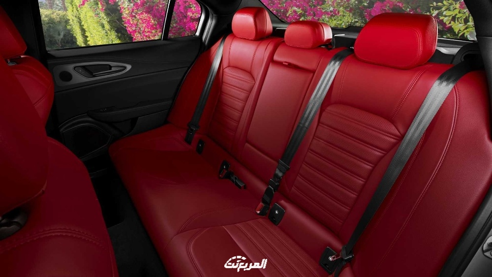 الفاروميو-جوليا-2022-22