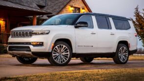 جيب واجونير وجراند واجونير 2023 تحصلان على إصدارات L جديدة بقاعدة عجلات طويلة جيب واجونير وجراند واجونير 2023 تحصلان على إصدارات L جديدة بقاعدة عجلات طويلة 15