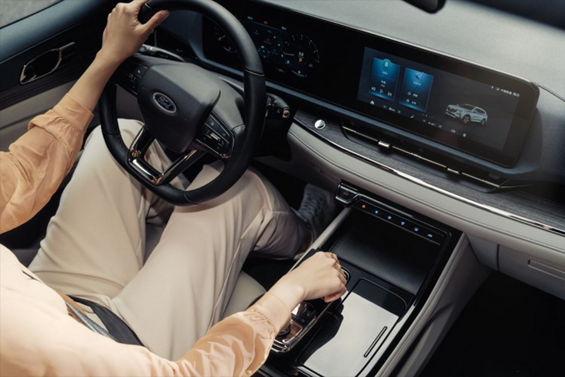 فورد اكويتر سبورت 2022 الجديدة كلياً تنطلق في الصين 2