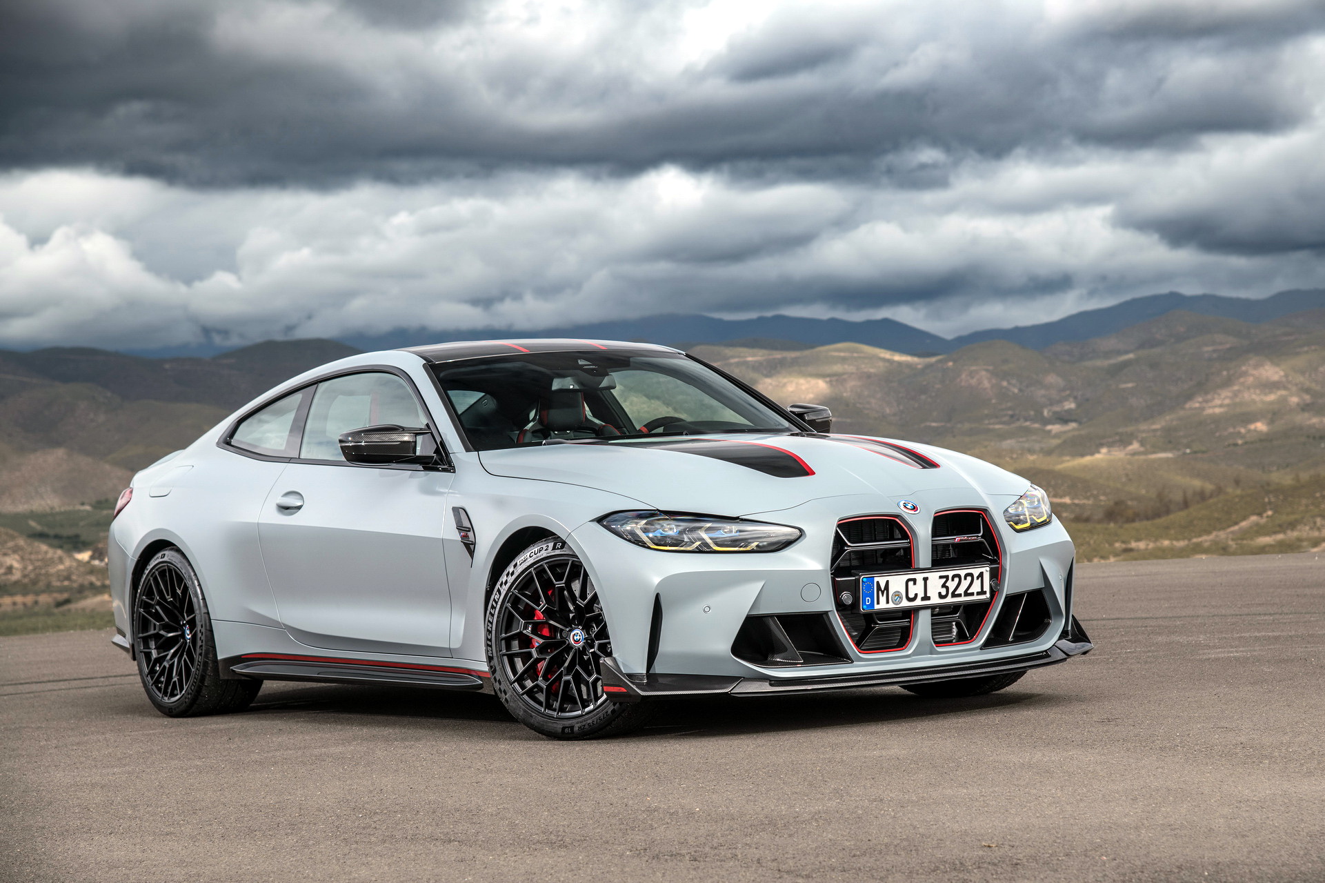 بي ام دبليو M4 CSL الجديدة هي أقوى سيارة في تاريخ الفئة الرابعة 3