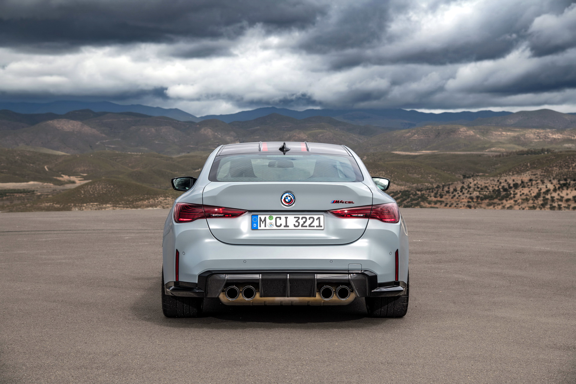 بي ام دبليو M4 CSL الجديدة هي أقوى سيارة في تاريخ الفئة الرابعة 6