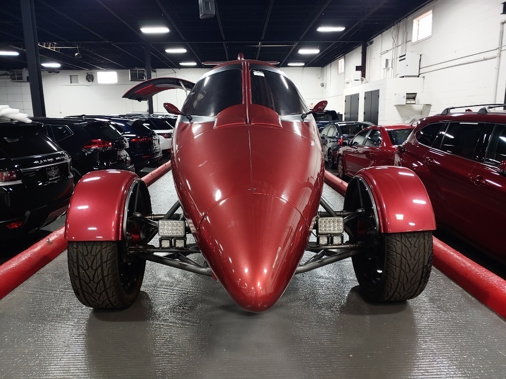 طائرة تتحول إلى ليموزين فاخرة وتُعرض للبيع في وكالة ميتسوبيشي! 4