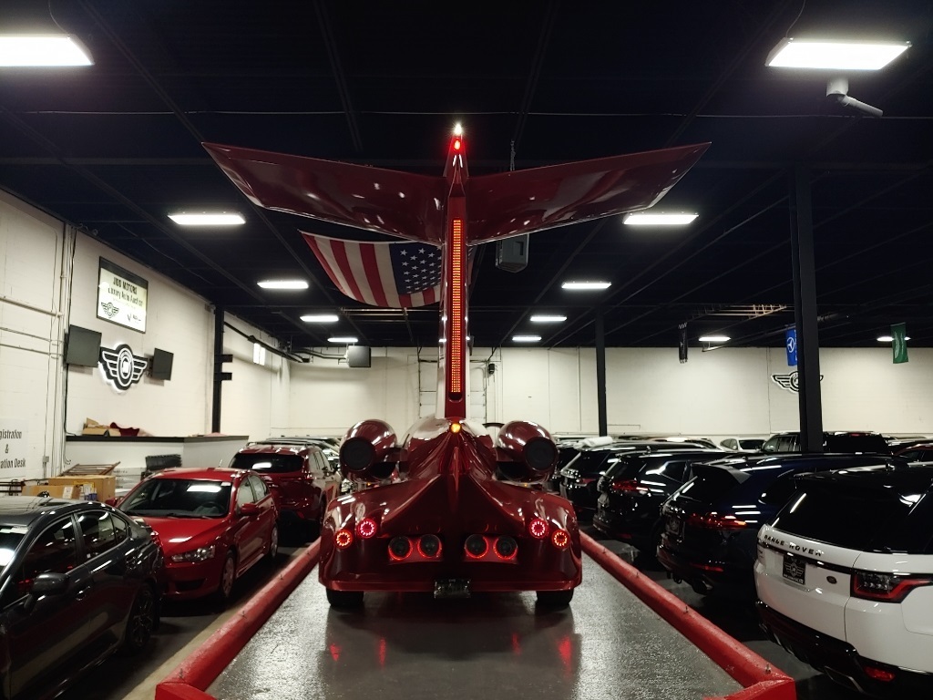 طائرة تتحول إلى ليموزين فاخرة وتُعرض للبيع في وكالة ميتسوبيشي! 8