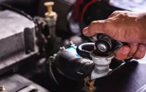 ليس مجرد غطاء فقط بل يلعب دورًا مهمًا في عملية تبريد المحرك.. أهمية غطار الرديتر 2