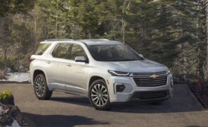 6 مميزات تجعل سيارة شيفروليه ترافرس 2022 ملائمة للكثير من العائلات في السعودية 6 مميزات تجعل سيارة شيفروليه ترافرس 2022 ملائمة للكثير من العائلات في السعودية 3