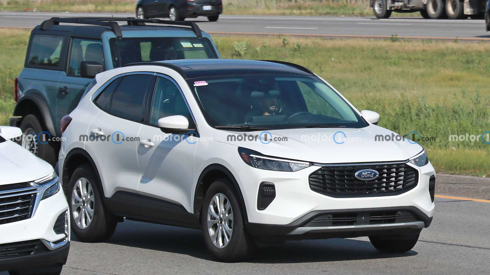 فورد اسكيب 2023 فيس ليفت تظهر أثناء اختبارها بدون تمويهات 3