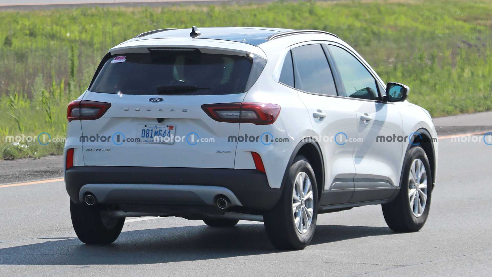 فورد اسكيب 2023 فيس ليفت تظهر أثناء اختبارها بدون تمويهات 1