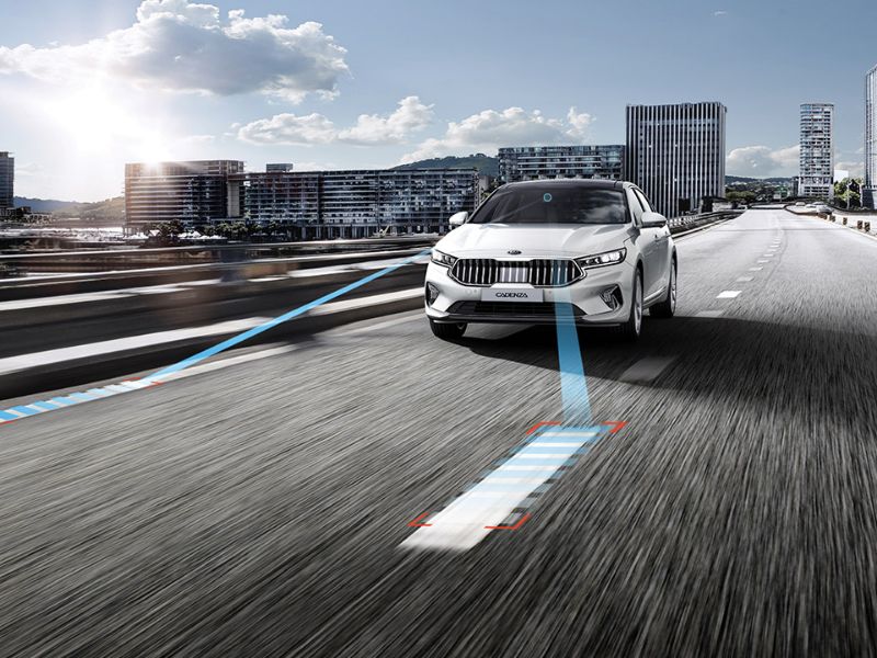 سيارة كادينزا تعرف على مواصفات السيدان الفاخرة من كيا سيارة كادينزا