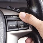 تعرف على مميزات وعيوب مثبت السرعة.. أخطر مما تتخيل تعرف على مميزات وعيوب مثبت السرعة.. أخطر مما تتخيل 1