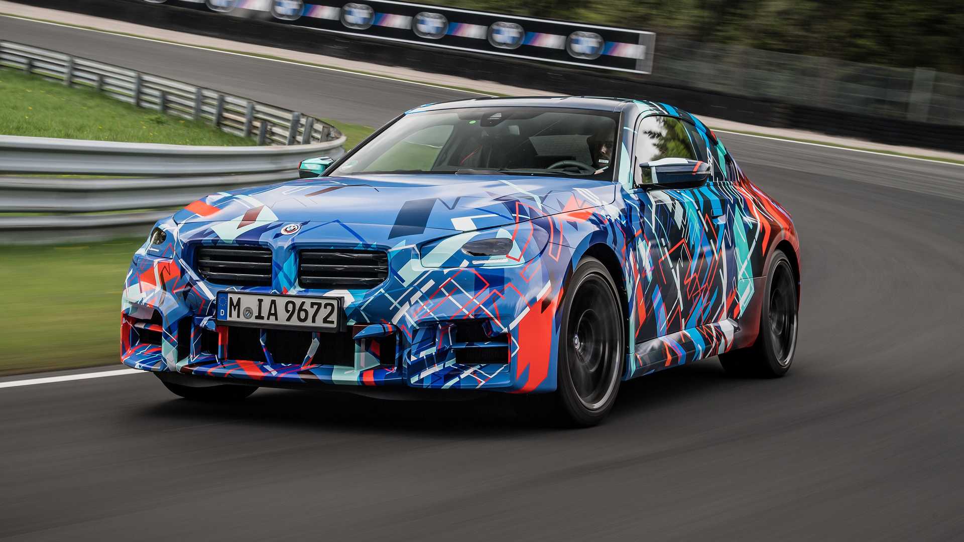 بي ام دبليو تشوق لـ M2 الجديدة كلياً، آخر سيارة M بمحركات احتراق داخلي صافية 7