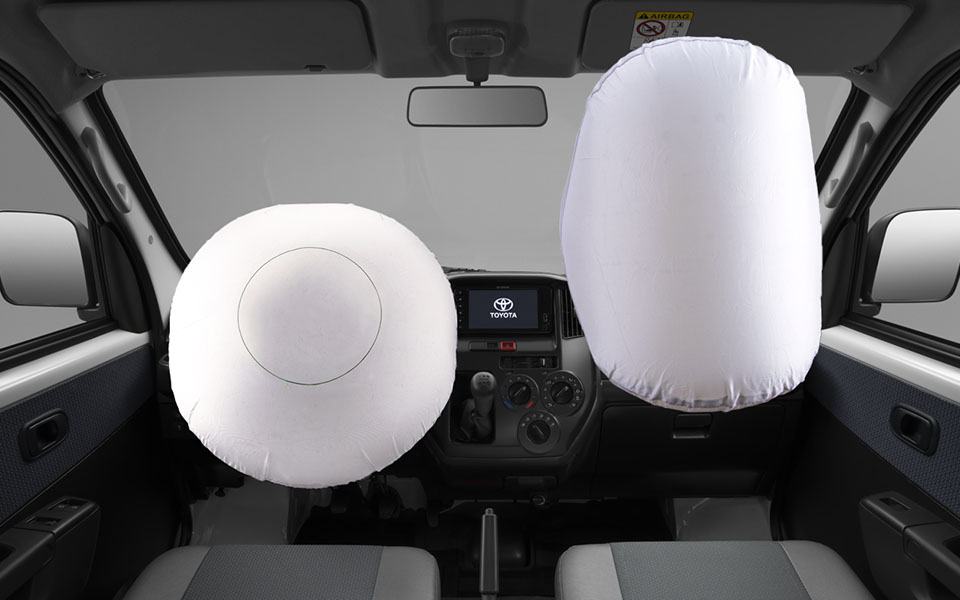 تويوتا-لايت-ايس-فان-2023-المربع-نت-8