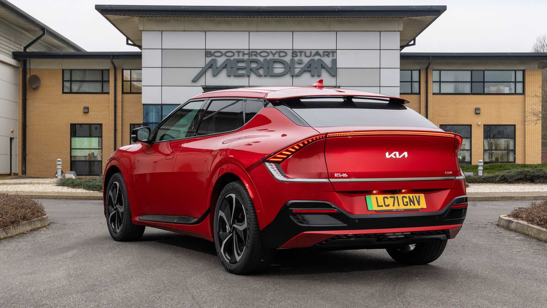 دراسة كيا: ما تستمع إليه في سيارتك يؤثر على مدى السير! دراسة كيا: ما تستمع إليه في سيارتك يؤثر على مدى السير! 11