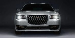 تعرف على أسعار فئات كرايسلر 300 السيدان الفاخرة في السعودية.. وأبرز التجهيزات في السيارة الأمريكية تعرف على سيارة كرايسلر 300 موديل 2022 المواصفات والأسعار