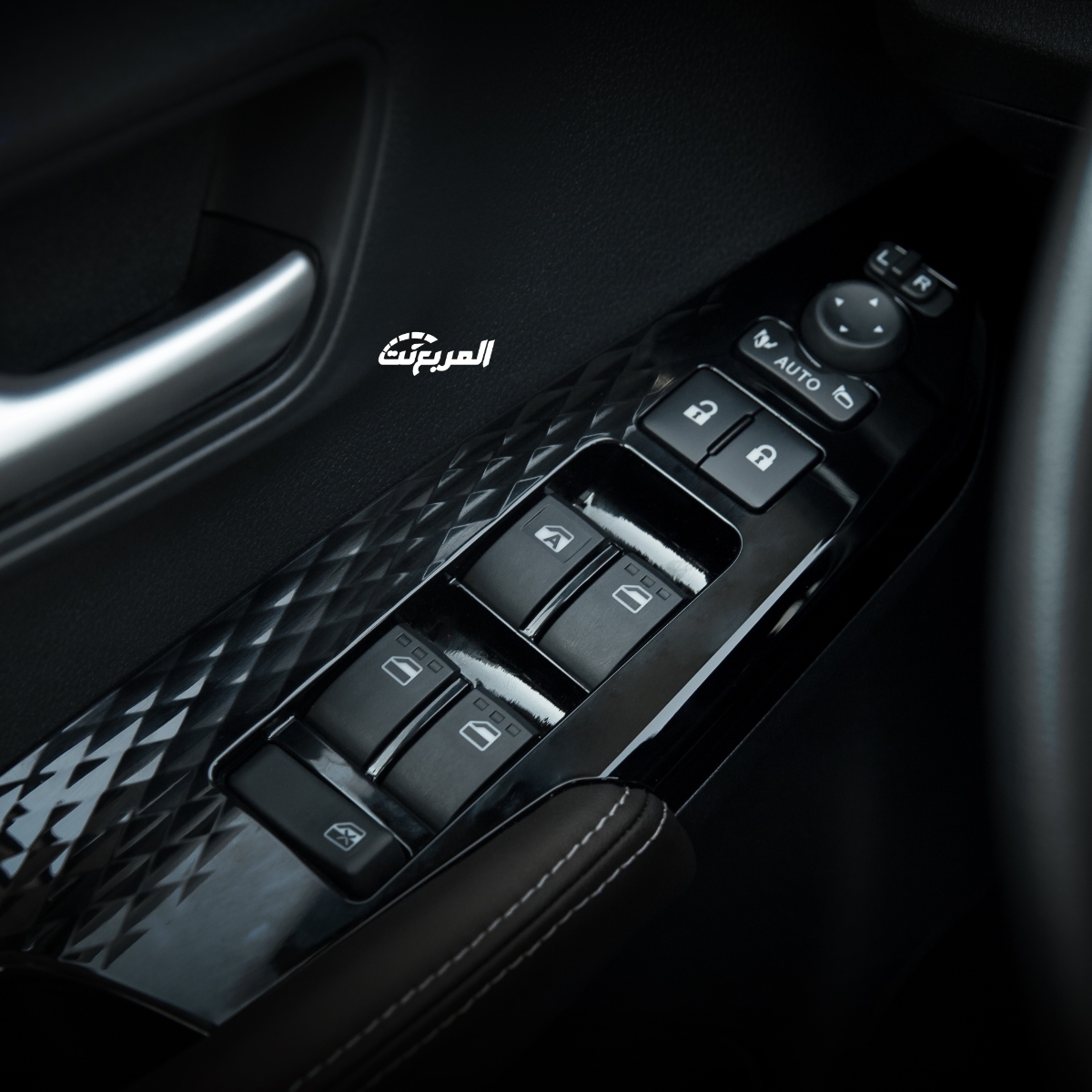 تويوتا-يارس-2023-المربع-نت-28