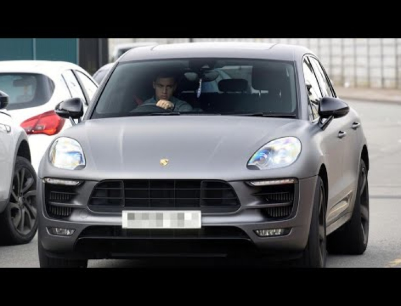 أسطول سيارات جوشوا كيميش وبطولة كأس العالم قطر 2022 أسطول سيارات جوشوا كيميش وبطولة كأس العالم قطر 2022