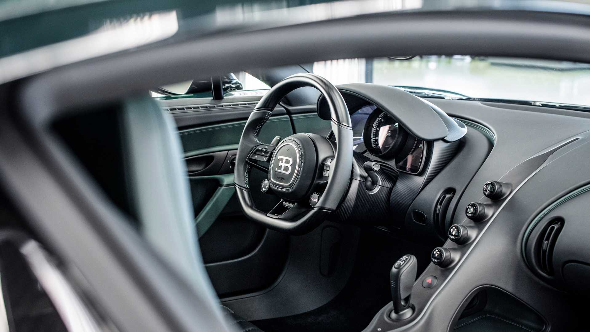 بوجاتي تكشف عن النسخة رقم 400 الحصرية لموديل شيرون بوجاتي تكشف عن النسخة رقم 400 الحصرية لموديل شيرون 2