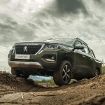 بيجو لاندتريك 2023: تعرف على خيارات المحركات وناقل الحركة ونظام الدفع 2