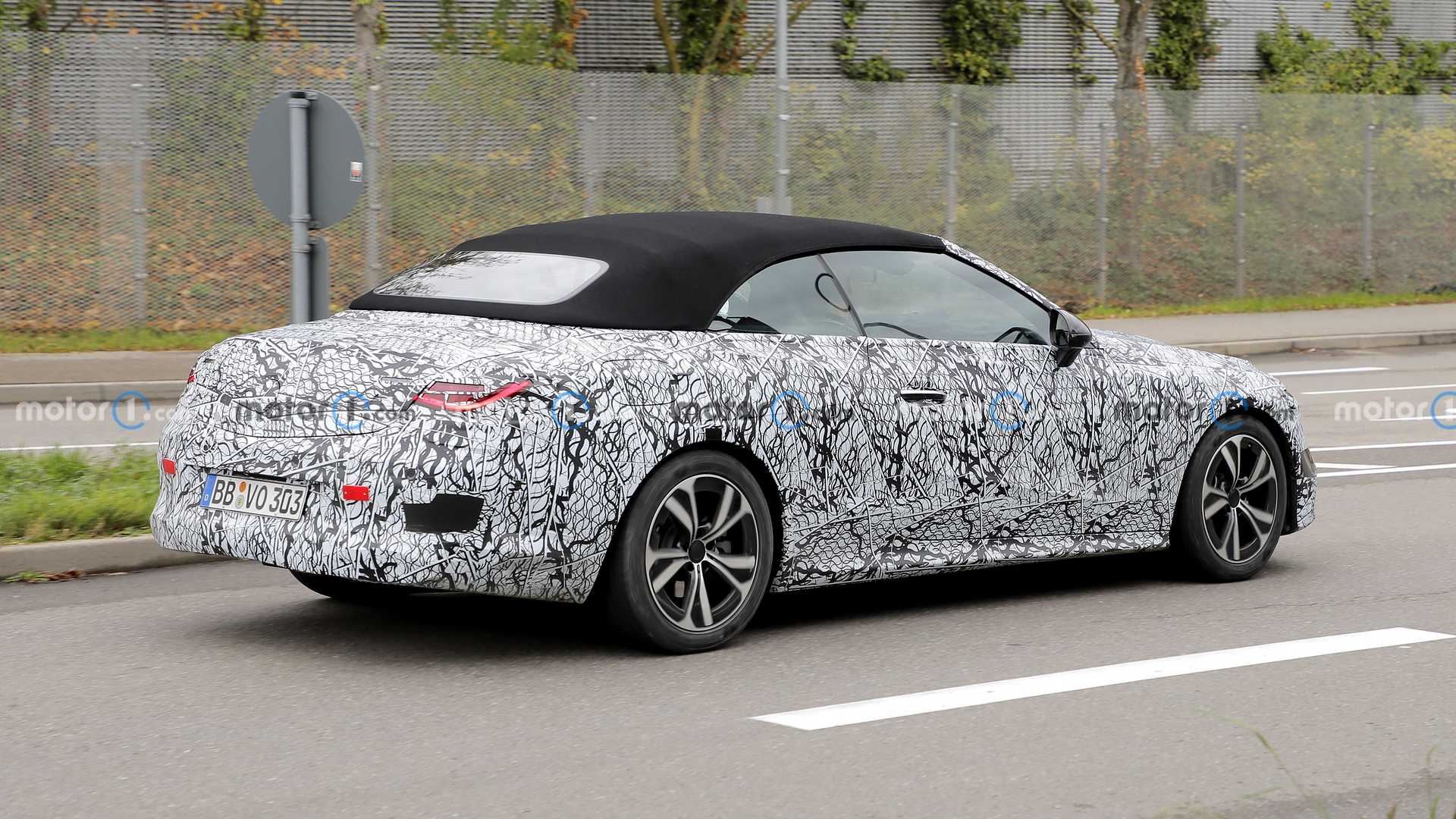 مرسيدس CLE كلاس الجديدة كلياً تظهر أثناء تجوالها في الطرق العامة 14