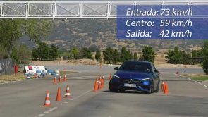 مرسيدس سي كلاس 2023 تخضع لاختبار الثبات الأوروبي "فيديو" مرسيدس سي كلاس 2023 تخضع لاختبار الثبات الأوروبي "فيديو" 1