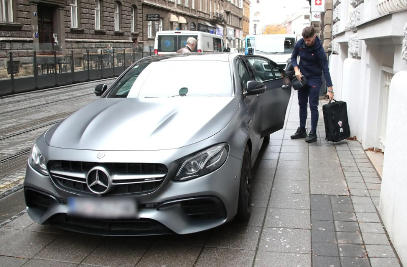 تعرف على سيارات أغلى لاعب قيمة تسويقية بين المغرب وكرواتيا في كأس العالم 8