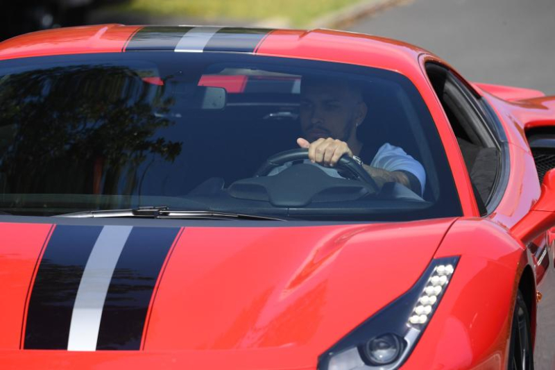 صور سيارات لياندرو باريديس لاعب الأرجنتين وكأس العالم 2022