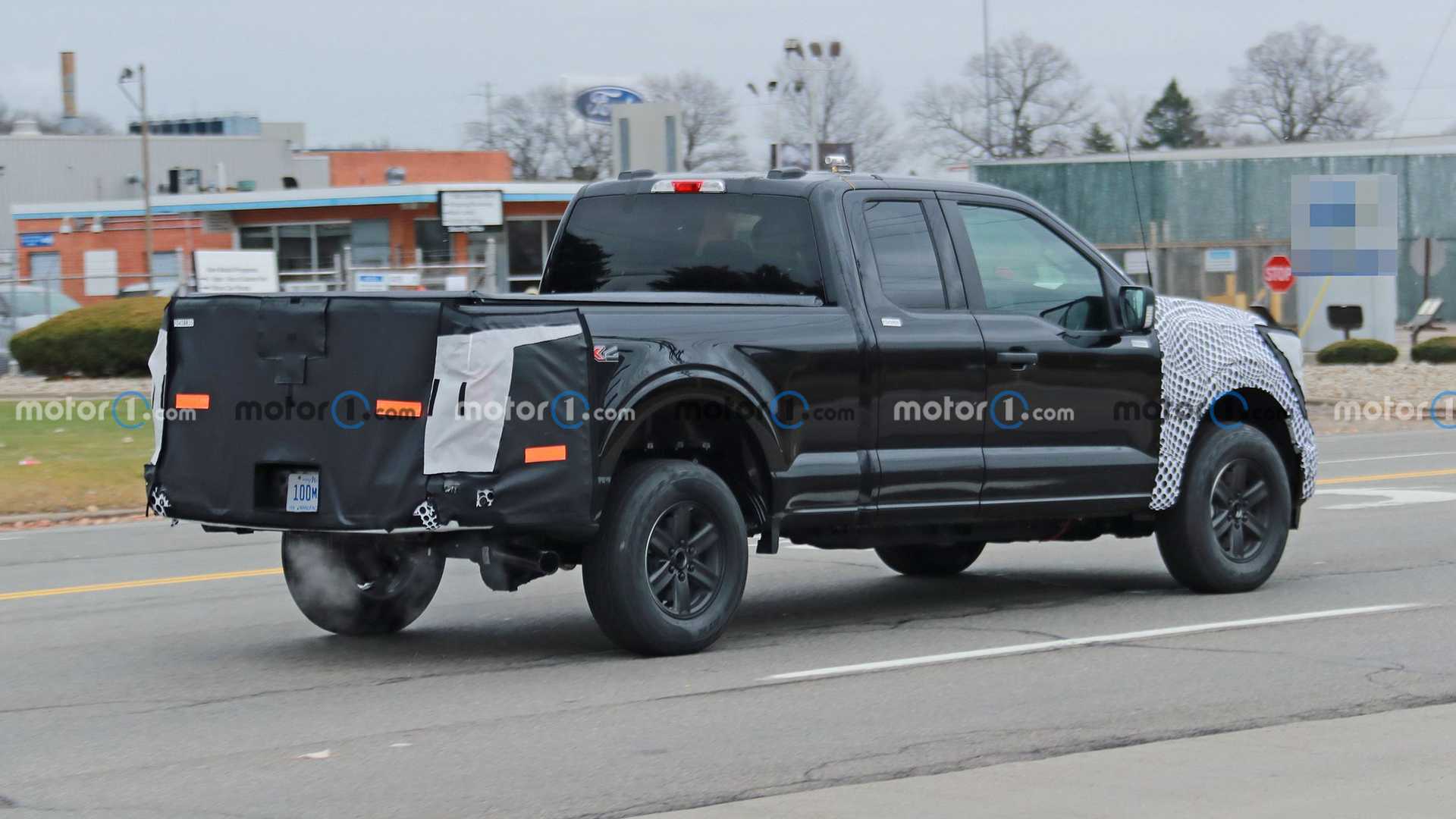 أول ظهور لفورد F-150 فيس ليفت الجديدة أثناء اختبارها في الطرق العامة أول ظهور لفورد F-150 فيس ليفت الجديدة أثناء اختبارها في الطرق العامة 9